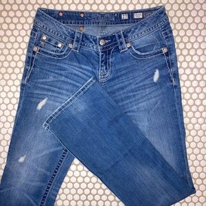 Miss Me Jeans Distressed Bling Boot Cut Jeans 27W
Inseam 34"